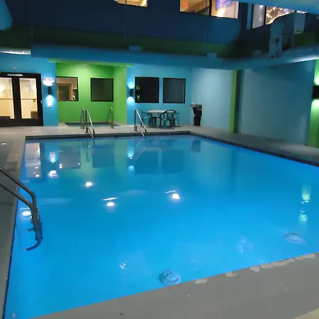 Beachfront Hotel Houghton Lake-2